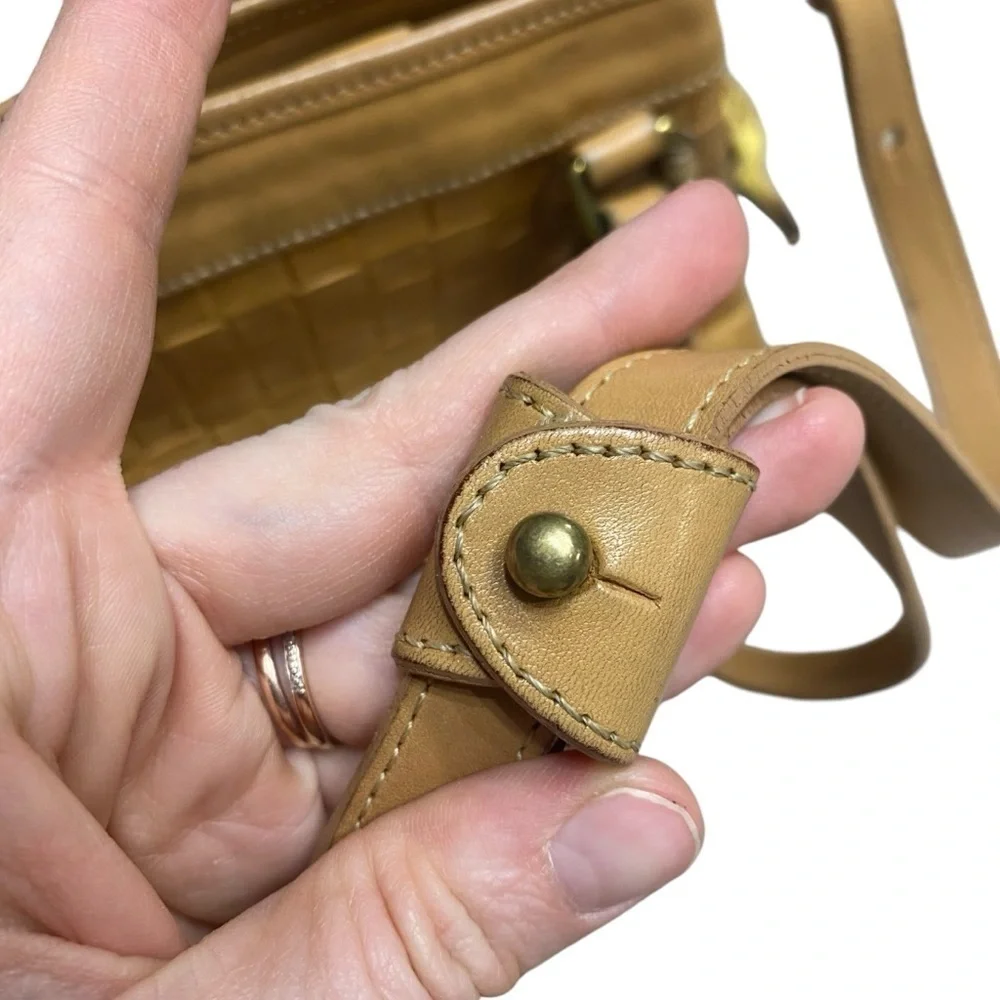 Brahmin Tan Leather Weave Textured Top Carry Shoulder Bag Vintage Bucket Bag